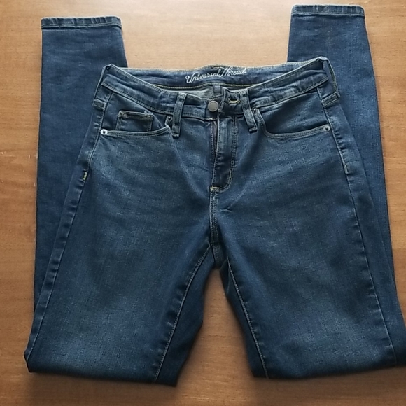 NWOT universal thread high rise skinny jeans - Picture 2 of 6